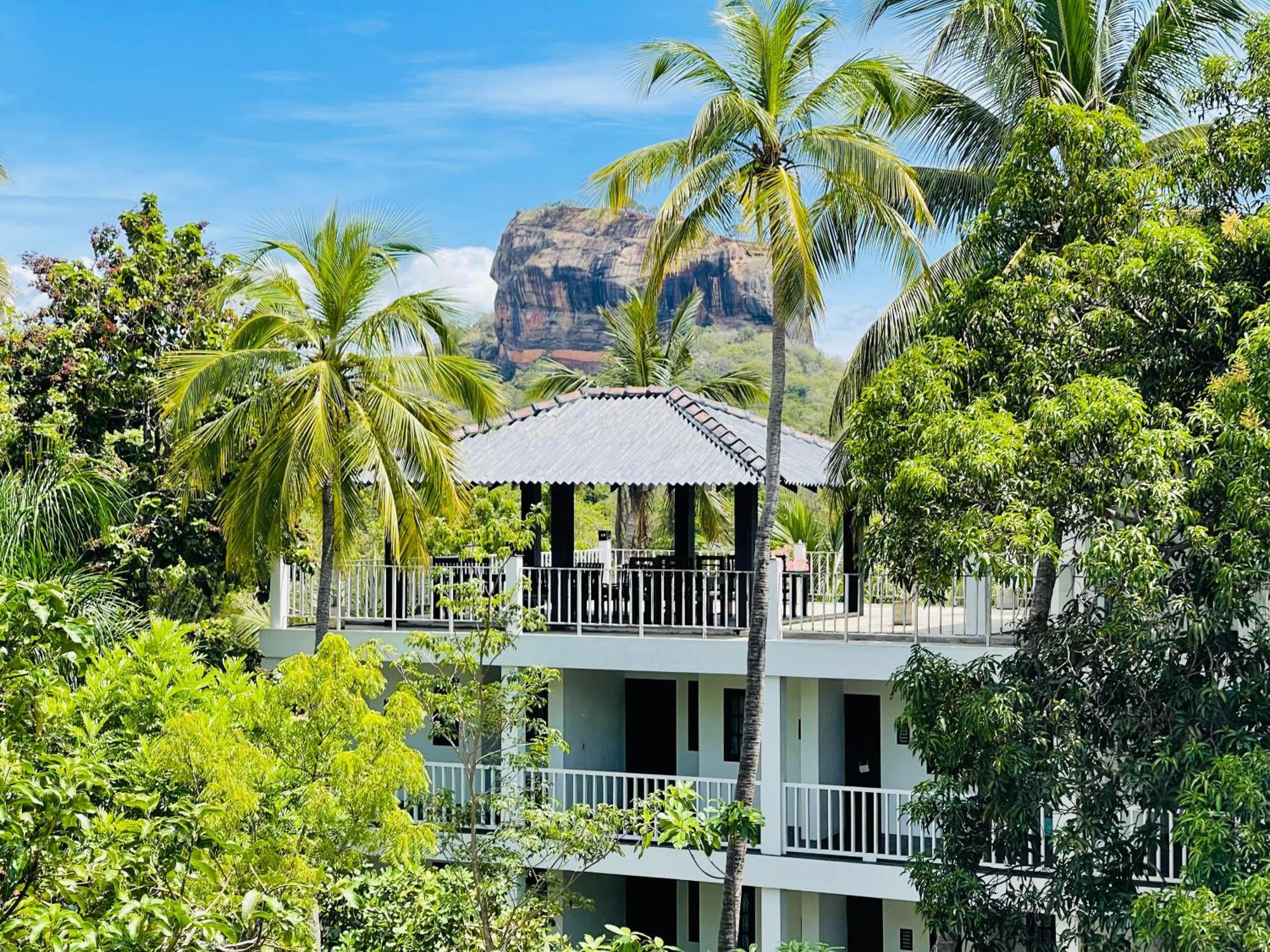 Lakmini Lodge Сигирия Екстериор снимка